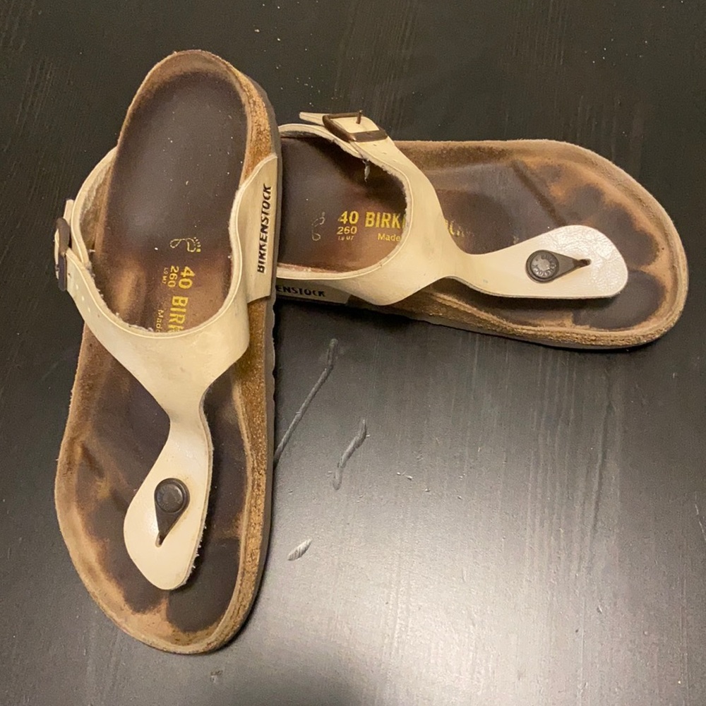Cream metallic Birkenstock’s.